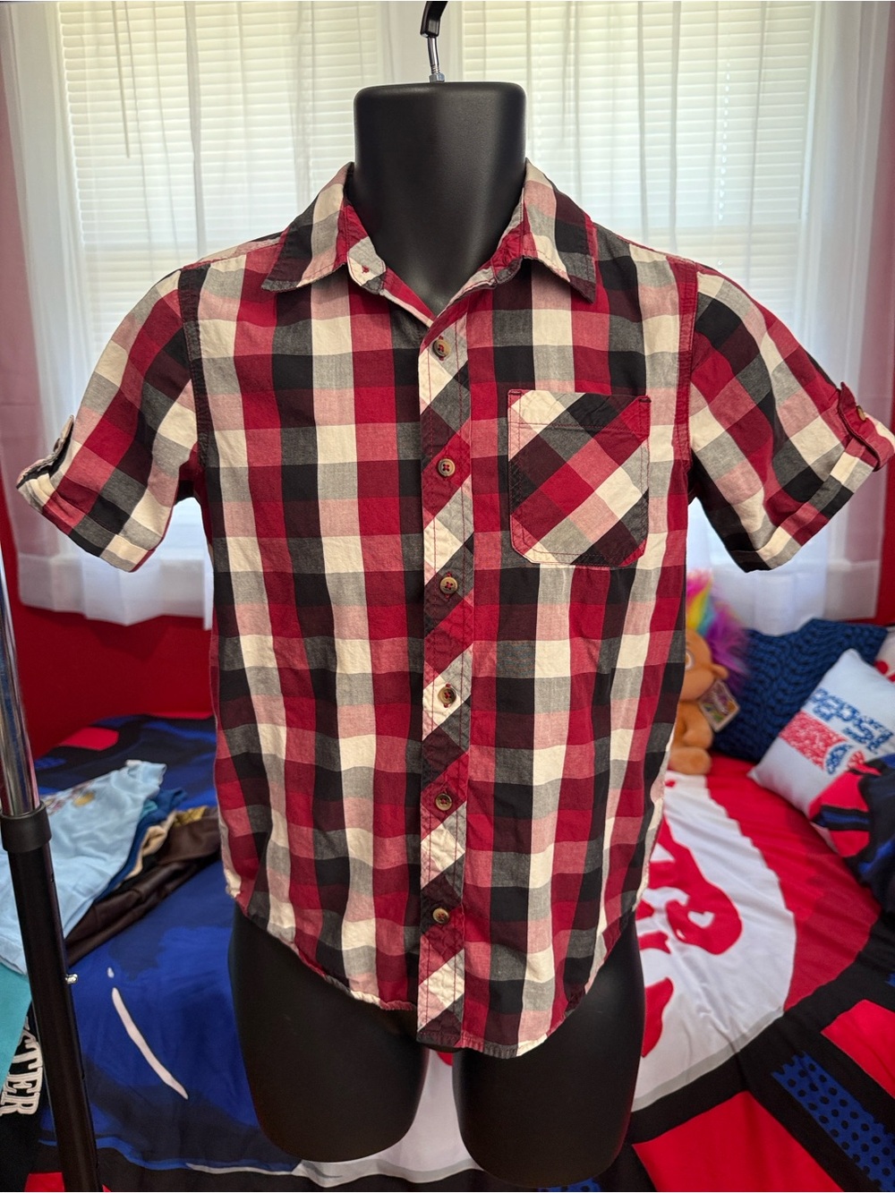 Arizona Jean Company Red Black and White Plaid Short-Sleeve Button-Down Shirt
